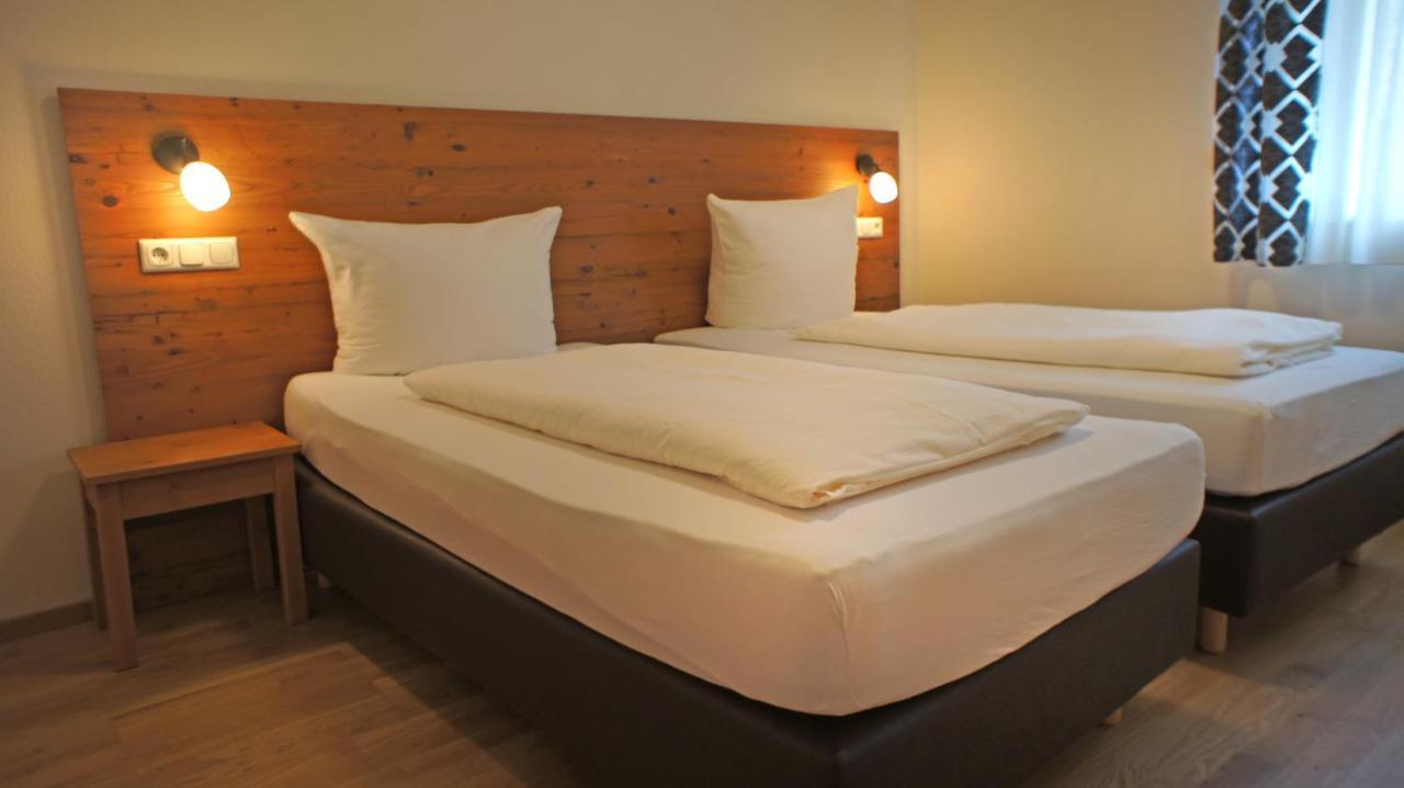 Hotel Heimfeld Restaurant Cafe Garching an Der Alz ภายนอก รูปภาพ