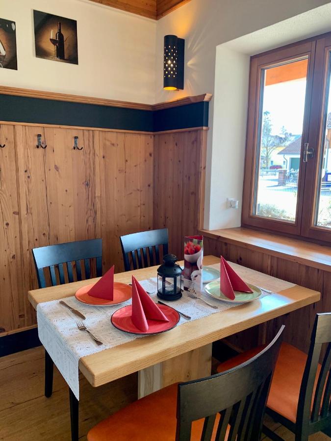 Hotel Heimfeld Restaurant Cafe Garching an Der Alz ภายนอก รูปภาพ