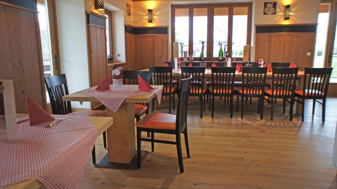 Hotel Heimfeld Restaurant Cafe Garching an Der Alz ภายนอก รูปภาพ