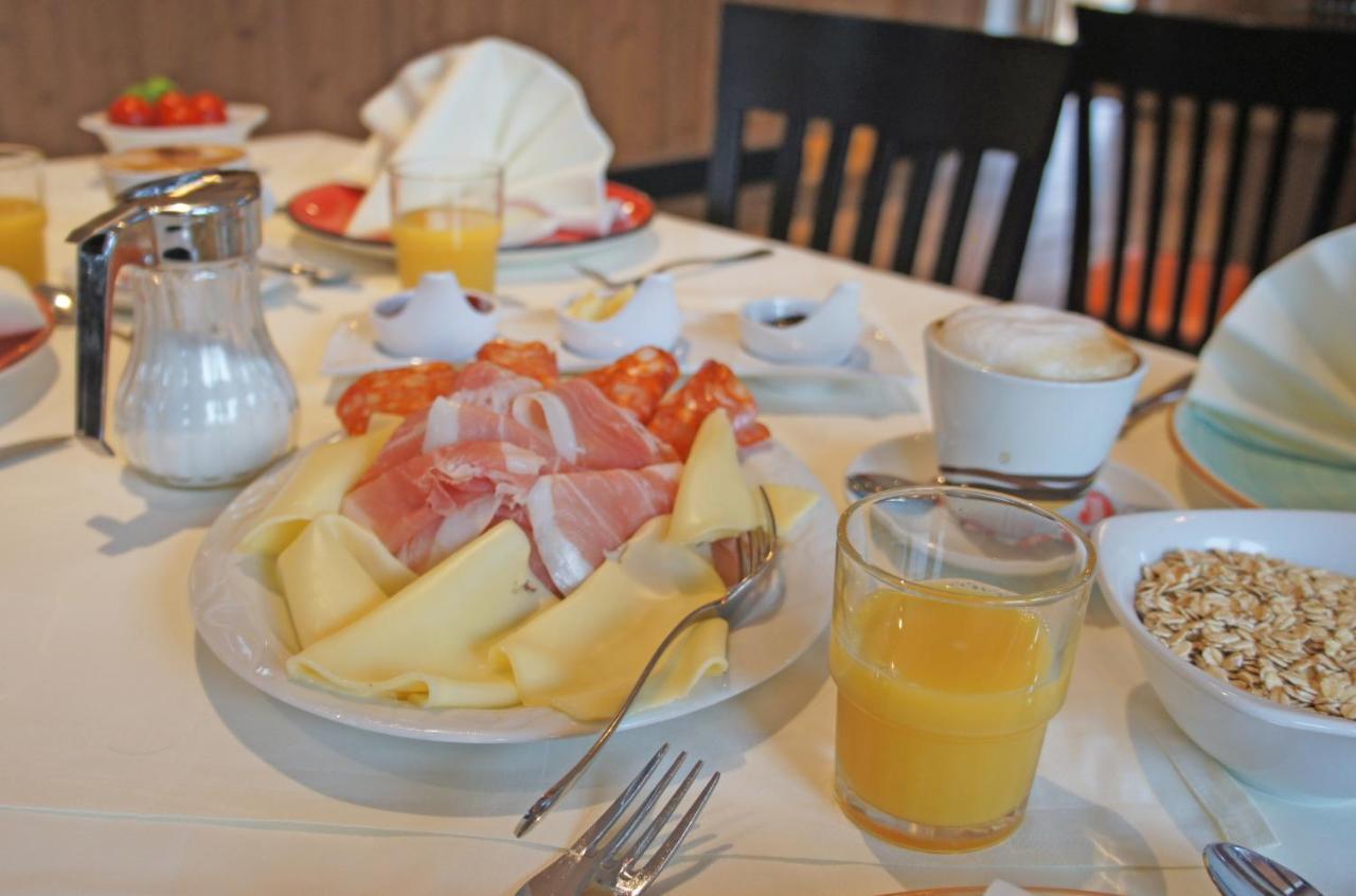 Hotel Heimfeld Restaurant Cafe Garching an Der Alz ภายนอก รูปภาพ
